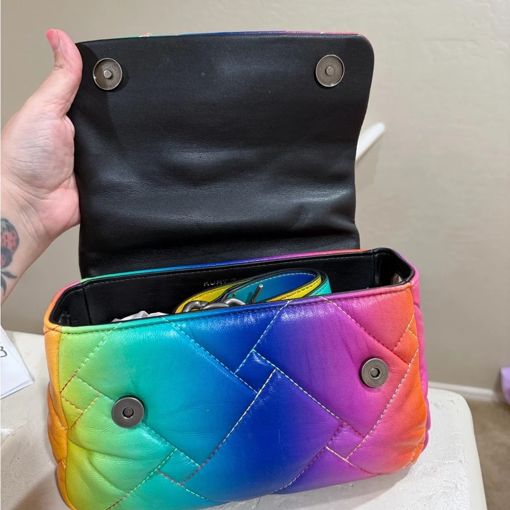 KURT GEIGER LONDON MEDIUM KENSINGTON SOFT LEATHER QUILTED RAINBOW OMBRE BAG - Picture 6 of 10